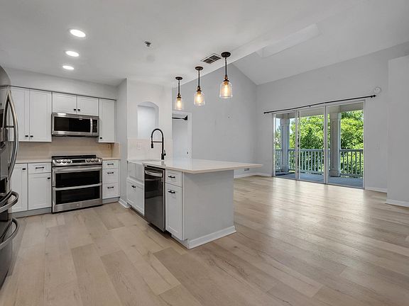 2nd image of 2801 Chancellorsville Dr APT 236