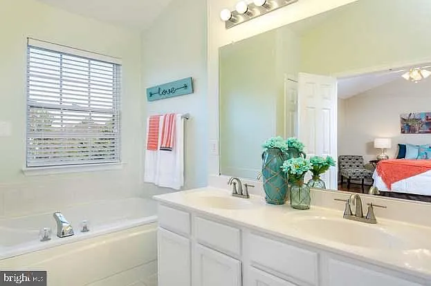 8743 Stonehouse Dr — Photo 17