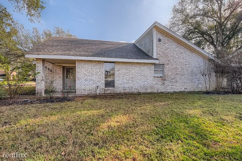 1st image of 15631 Pine Mountain Dr