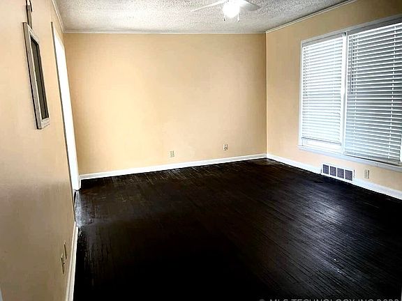 4th image of 132 S 108th East Ave