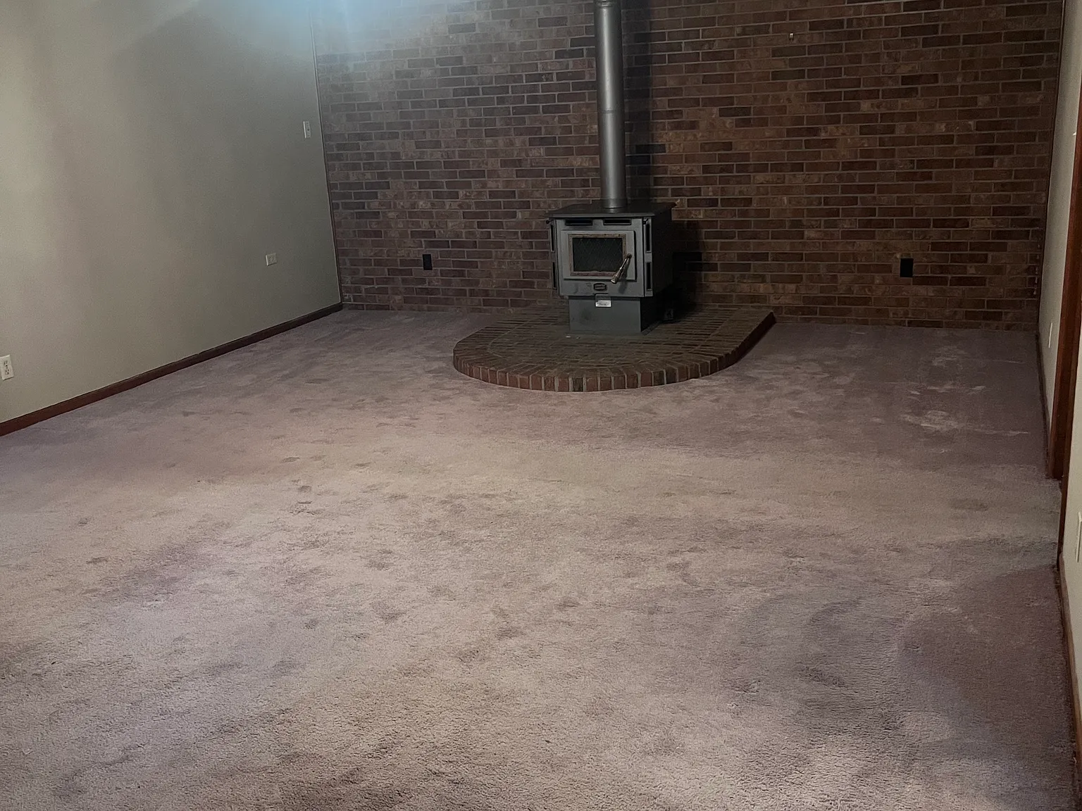 3 bed, 2200 sqft, $2,000 — Photo 3