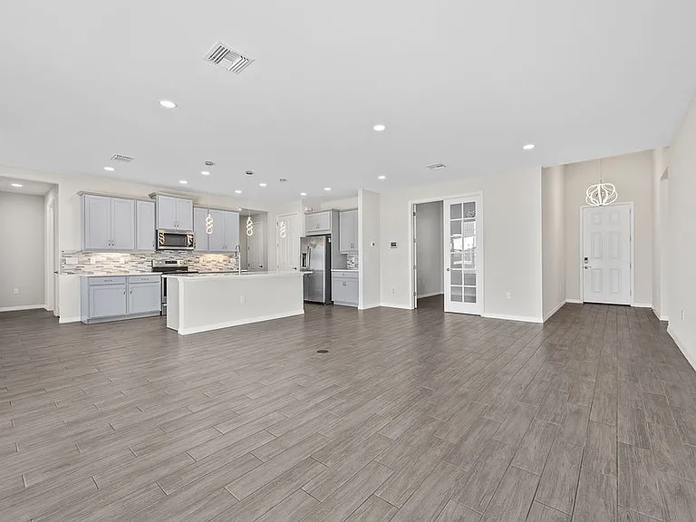 133 SW 37th Ave — Photo 18