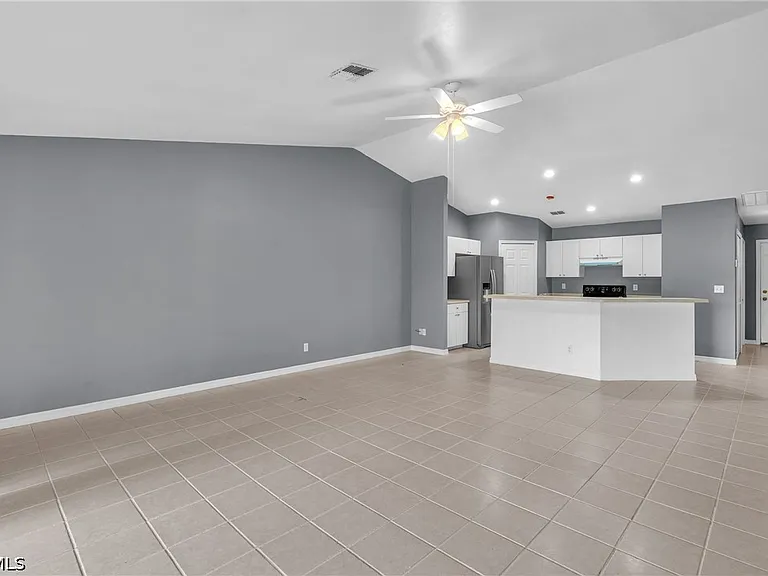 1245 SE 6th St — Photo 9