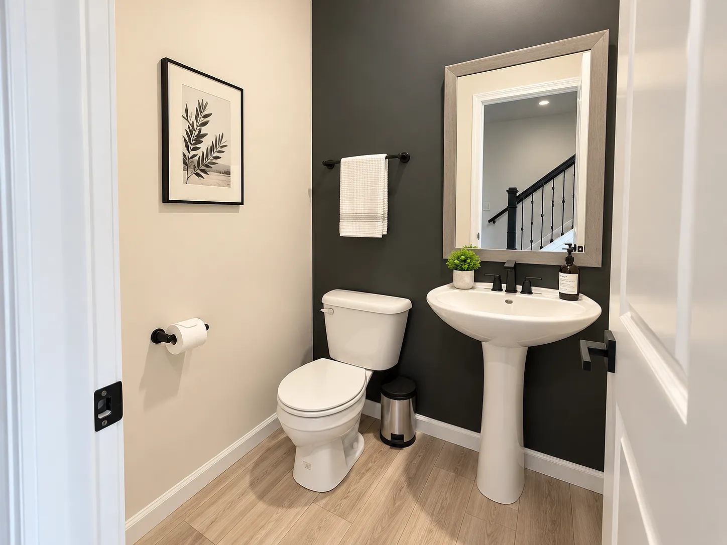 3 bed, 2.5 bath, 3000 sqft, $6,500 — Photo 4