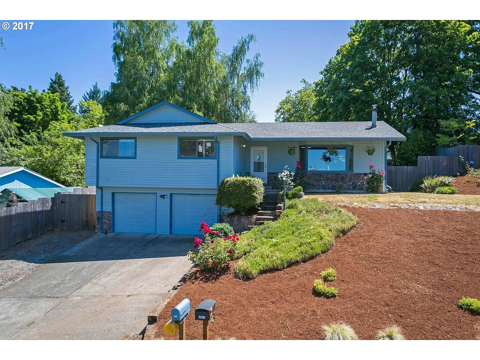 398 NE Ginseng Dr photo 1