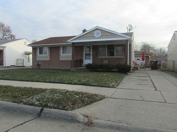 2nd image of 26720 Roberta St