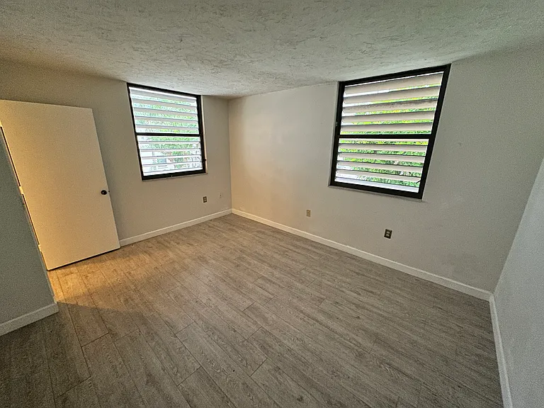 283 Sherwood Dr — Photo 23