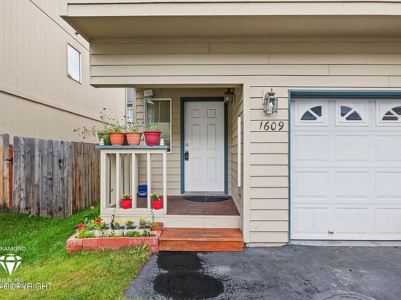 3rd image of 1609 Woodroe Ln #60