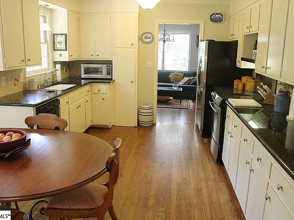 4th image of 223 Meyers Dr