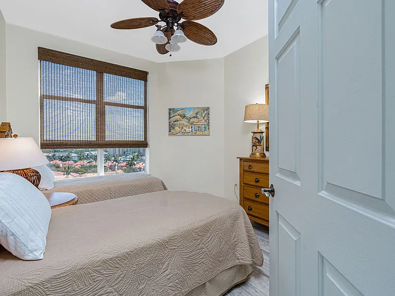 3313 Sunset Key Cir #701 — Photo 36