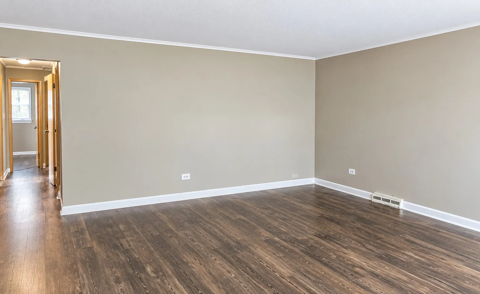 3 bed, 1197 sqft, $2,300 — Photo 3