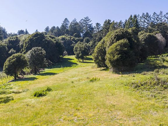 4th image of 1073 Larsen Rd