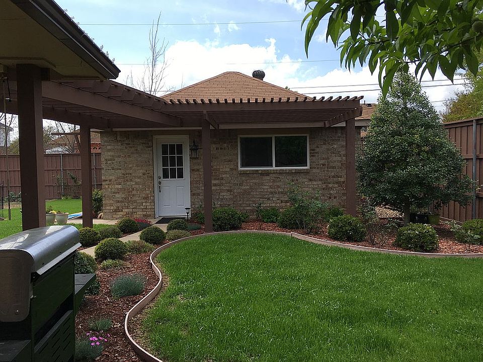 2nd image of 1004 Hines Dr