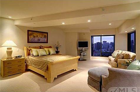 3rd image of 100 Harbor Dr #3305/6