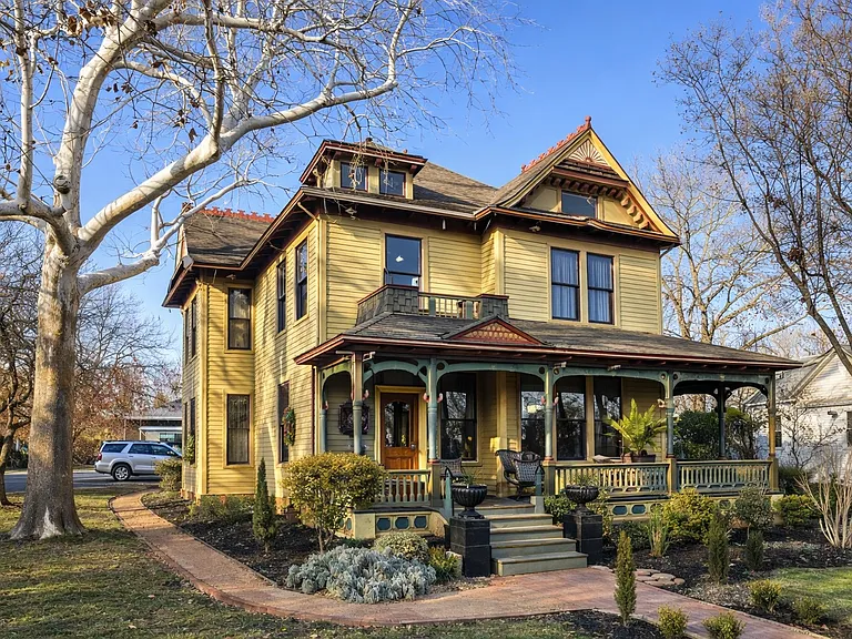 524 W Hunt St — Photo 75