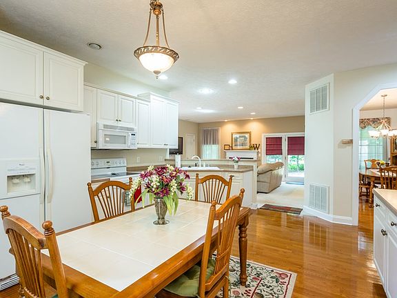 4th image of 651 Wyndham Woods Cir