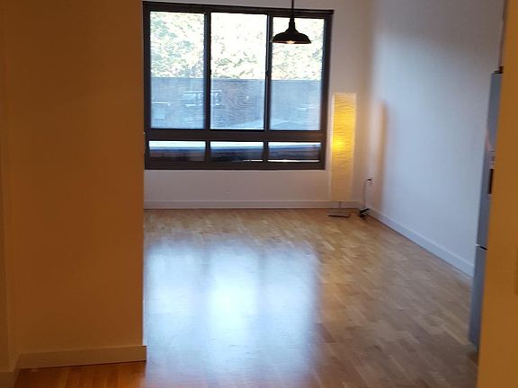 3rd image of 500 4th Ave APT 2G