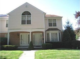 535 Newport Dr, Pittsburgh, PA