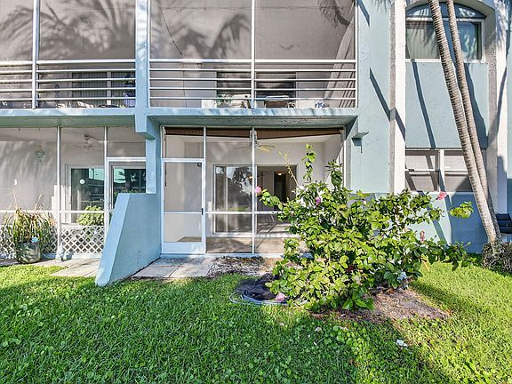 5th image of 1432 S Lakeside Drive #4