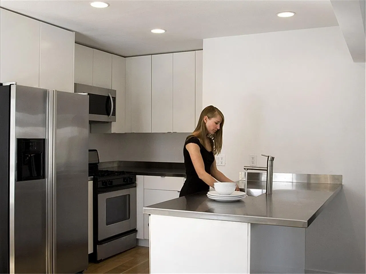 1 bed, 650 sqft, $2,200 — Photo 2
