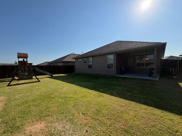 125 Hollytree Ln — Photo 33
