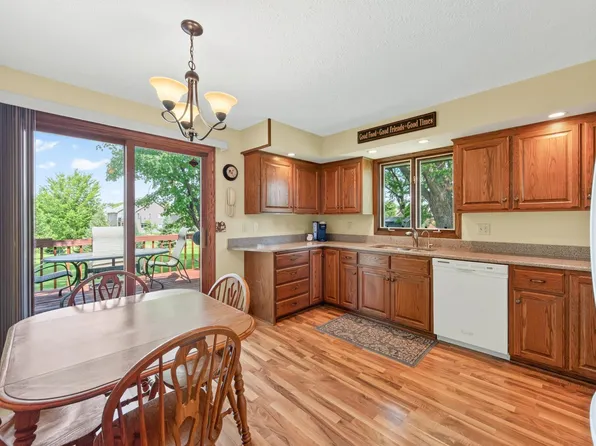 3800 101st Ave N, Brooklyn Park, MN 55443