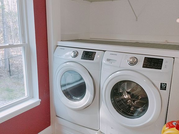 2nd Floor Laundry appliances