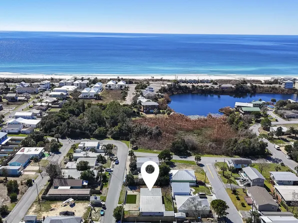 211 Lake Pl, Panama City Beach, FL 32413