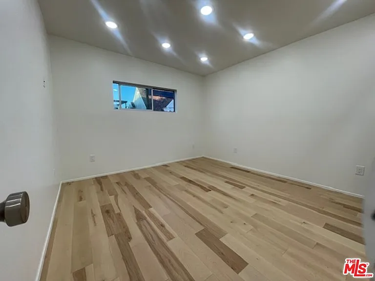 245 Windward Ave — Photo 14