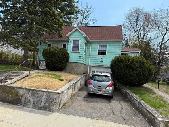 300 Spring St, West Roxbury, MA 02132