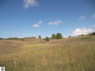 K S Rolling Meadow Dr, Maple City, MI 49664