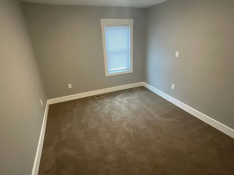 705 N Lincoln St — Photo 52