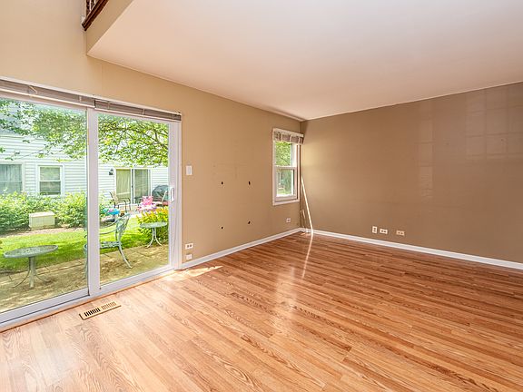 2nd image of 2632 College Hill Cir