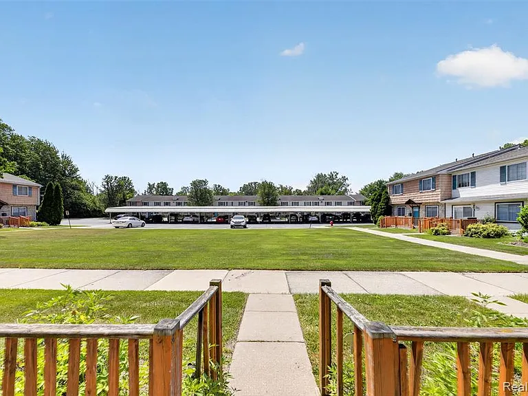 16515 Terrace Village Dr — Photo 59