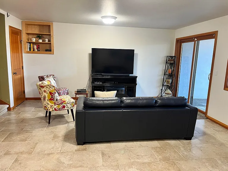 100 Harriette Ln — Photo 28