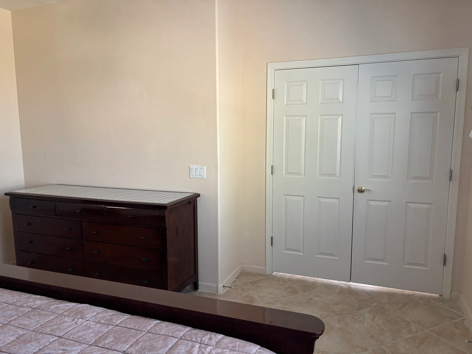 4 bed, 1800 sqft, $3,000 — Photo 3