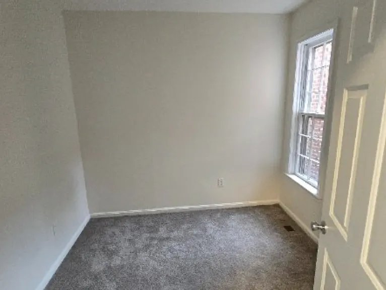 1110 K St SE — Photo 12