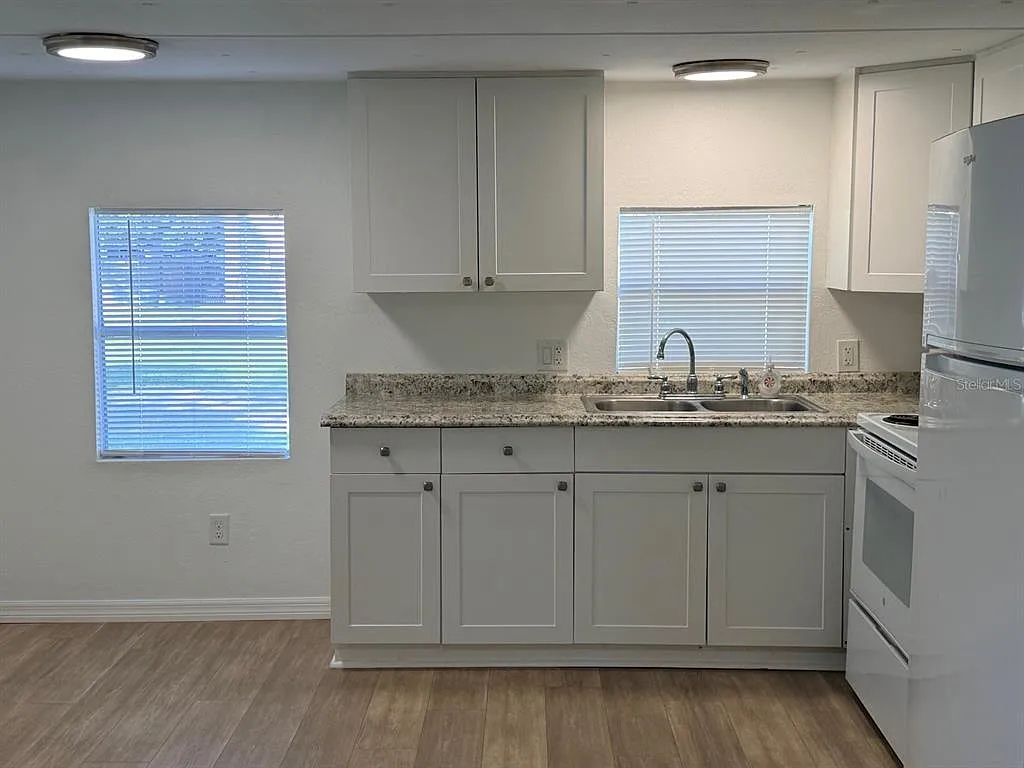 2 bed, 1.0 bath, 800 sqft, $1,207 — Photo 4