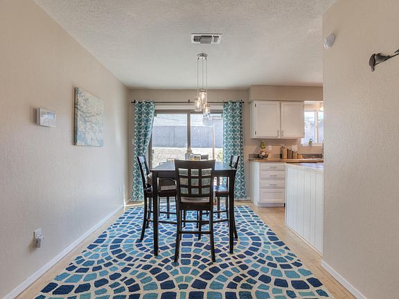 4th image of 5504 Carmelita Dr NE