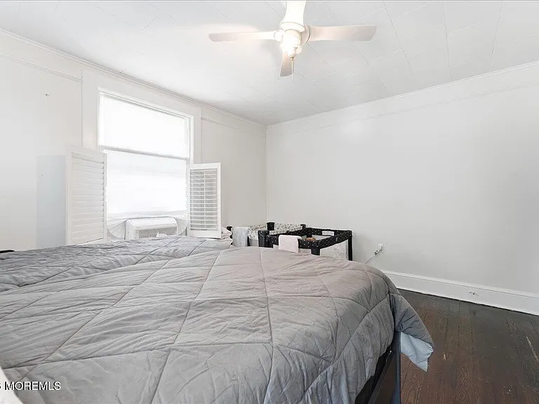 496 W Park Ave — Photo 18