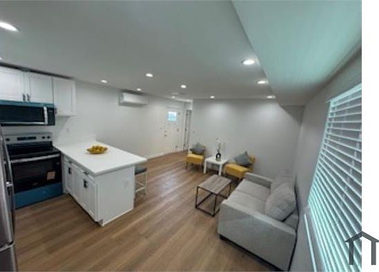 2nd image of 1307 E 46th St #1305