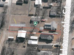 320 N Howeth St, Gainesville, TX 76240