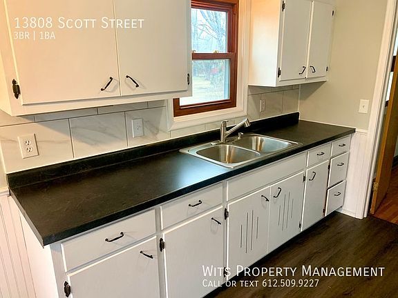 4th image of 13808 Scott St