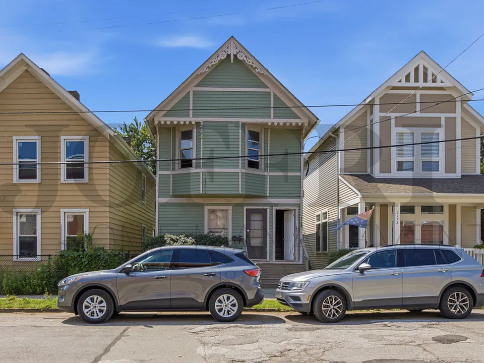 2182 W 29th St