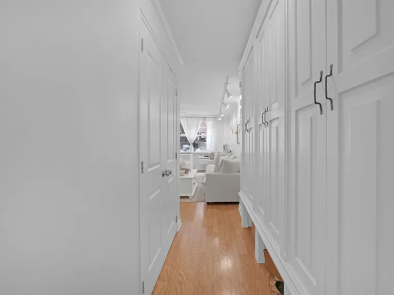315 E 70th St #2C — Photo 5