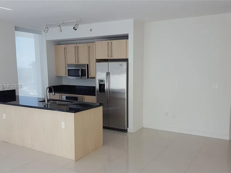 79 SW 12th St #1506 — Photo 18