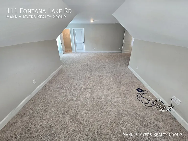 111 Fontana Lake Rd — Photo 45
