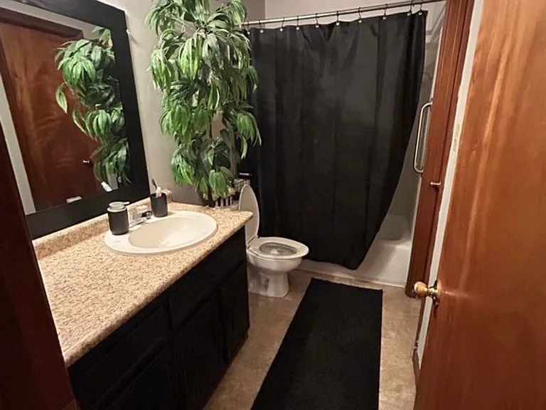 2928 Woodrich Dr #B — Photo 3