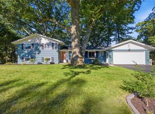 27 Kimberly Rd, Pittsford, NY 14534
