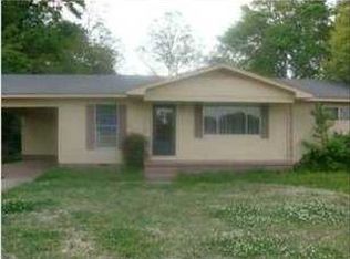 1005 Lee Ave, Crystal Springs, MS 39059